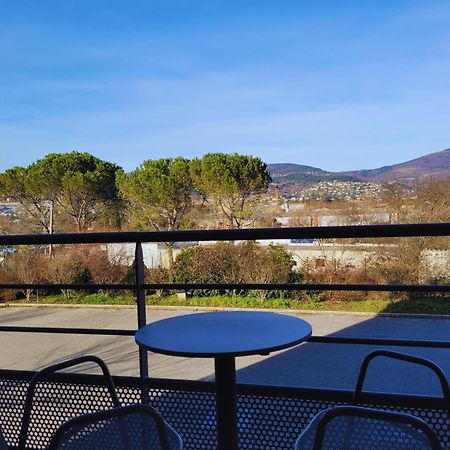 Hotel Restaurant Les Chataigniers 普里瓦 外观 照片