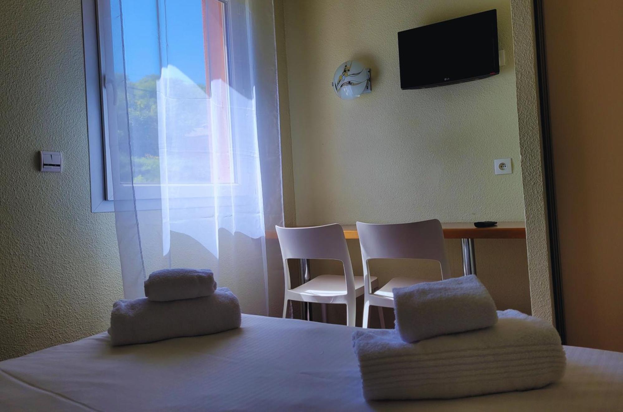 Hotel Restaurant Les Chataigniers 普里瓦 外观 照片