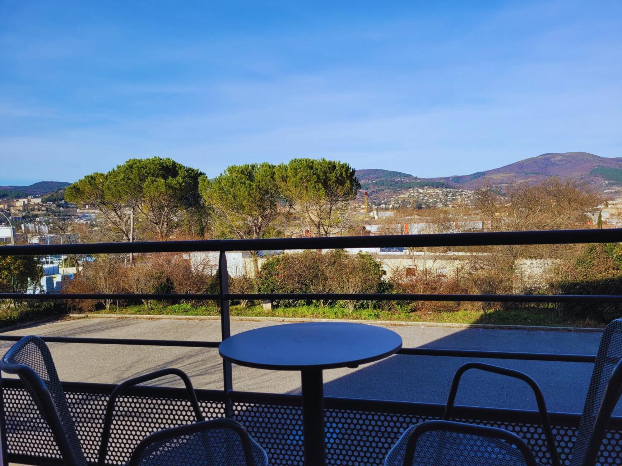 Hotel Restaurant Les Chataigniers 普里瓦 外观 照片