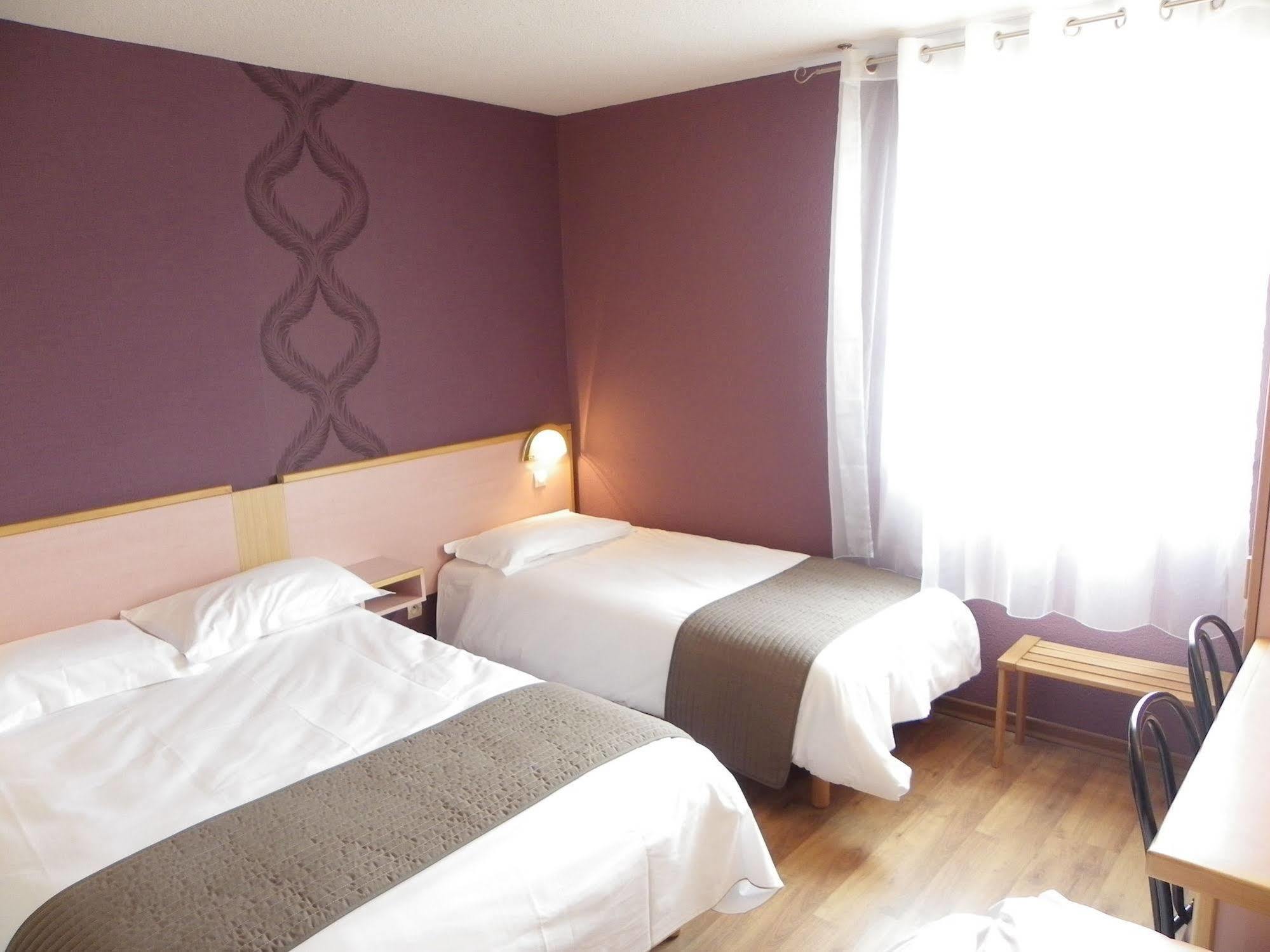 Hotel Restaurant Les Chataigniers 普里瓦 外观 照片
